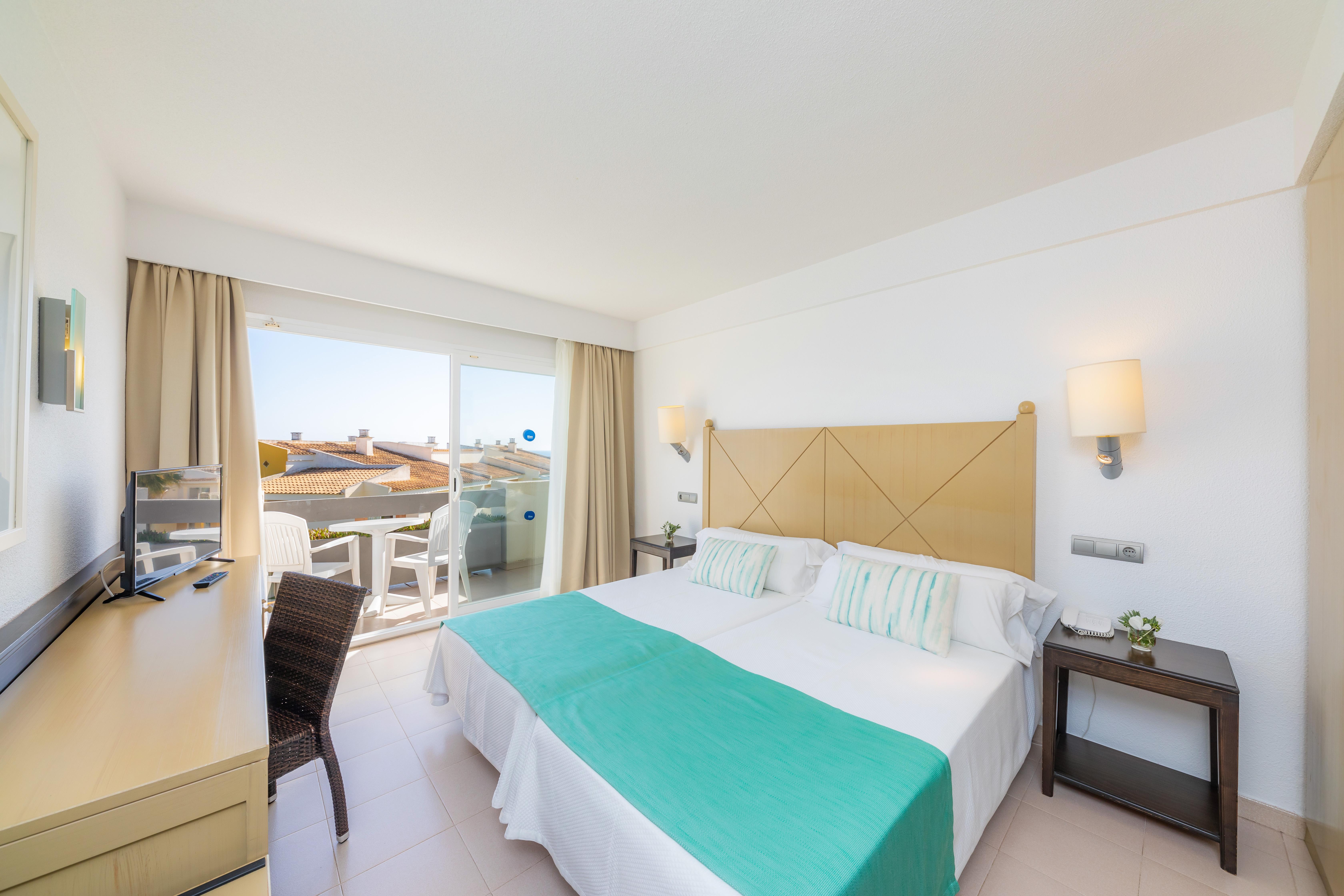 Hotel Blau Punta Reina Cala Mandia  Esterno foto