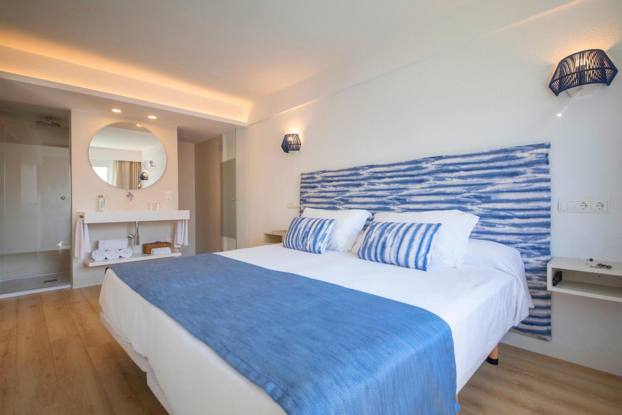 Hotel Blau Punta Reina Cala Mandia  Esterno foto