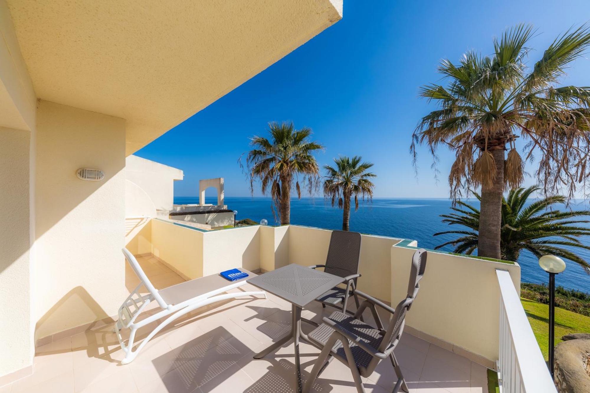 Hotel Blau Punta Reina Cala Mandia  Esterno foto